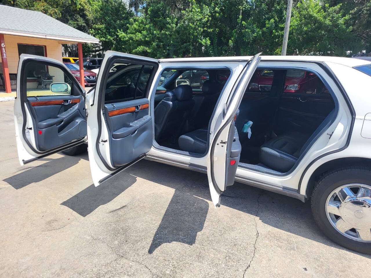 2000 Cadillac Deville Professional for sale at FAMILY AUTO BROKERS in Longwood, FL