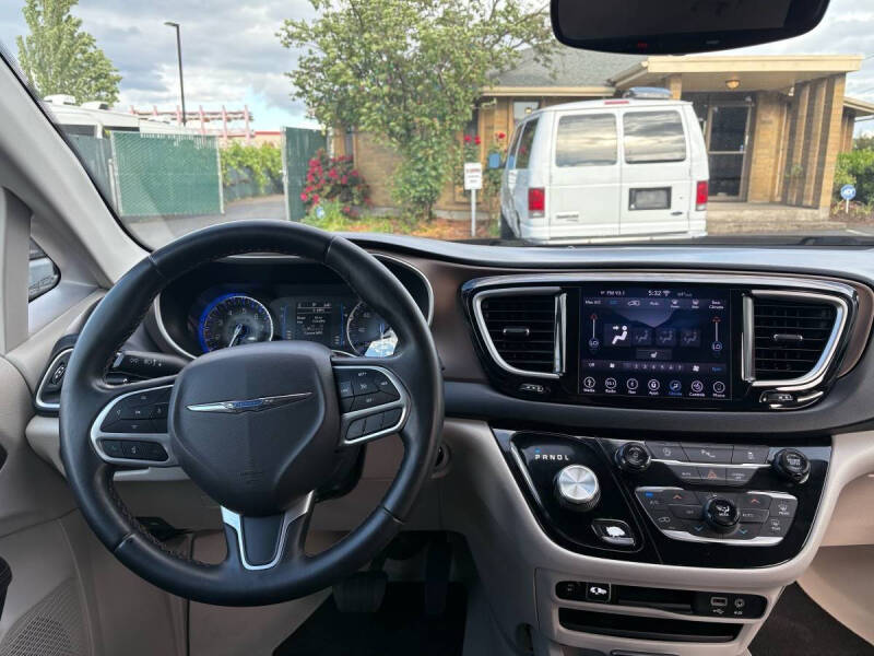 2018 Chrysler Pacifica Touring L
