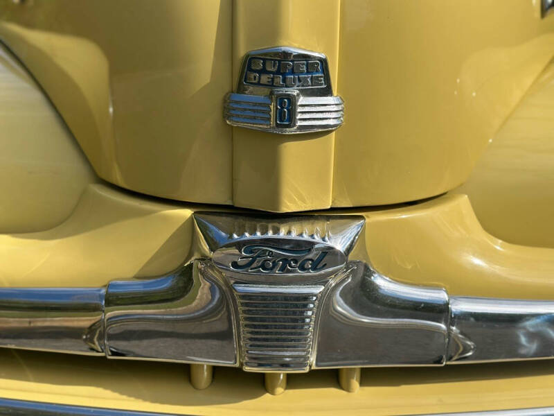 1948 Ford Super Deluxe