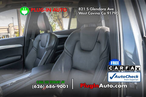 2016 Volvo XC90 T6 Momentum