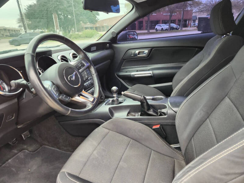 2017 Ford Mustang V6