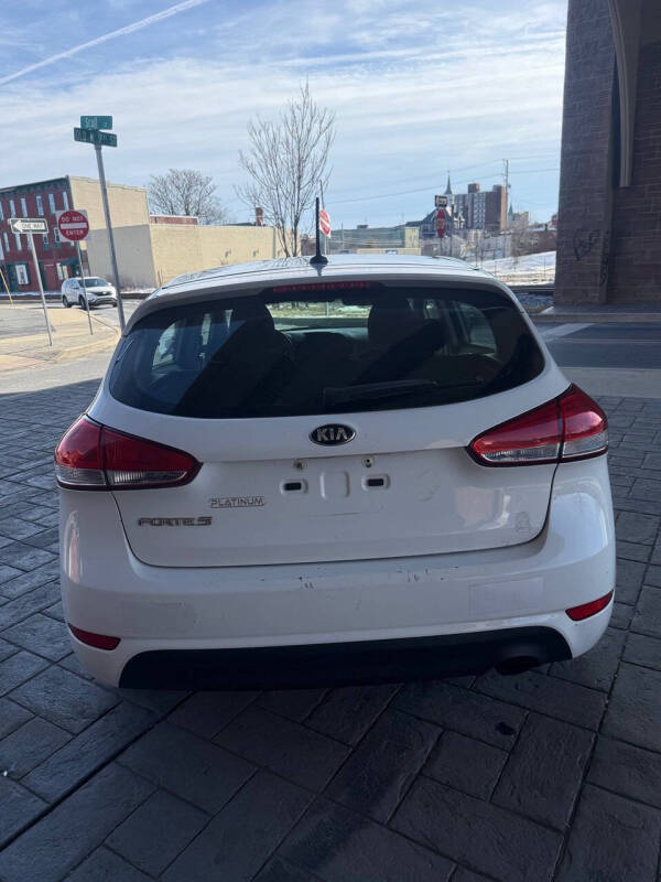 2017 Kia Forte5 LX