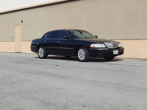 2004 Lincoln Town Car for sale at Gilroy Motorsports in Gilroy CA