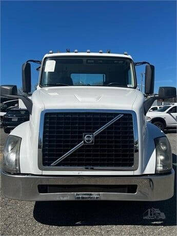 2015 Volvo VNL
