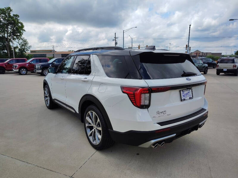 2025 Ford Explorer Platinum