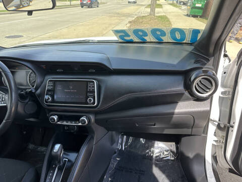 2019 Nissan Kicks SR