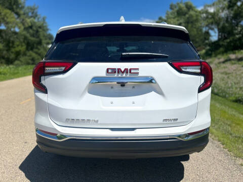 2024 GMC Terrain SLT