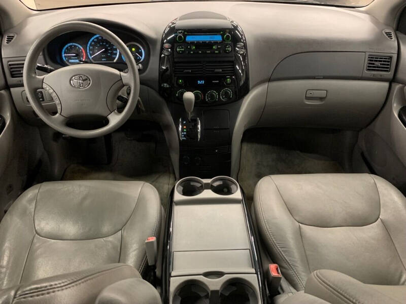 2004 Toyota Sienna