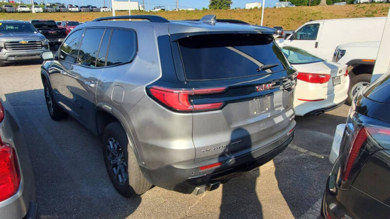 2025 GMC Acadia AT4