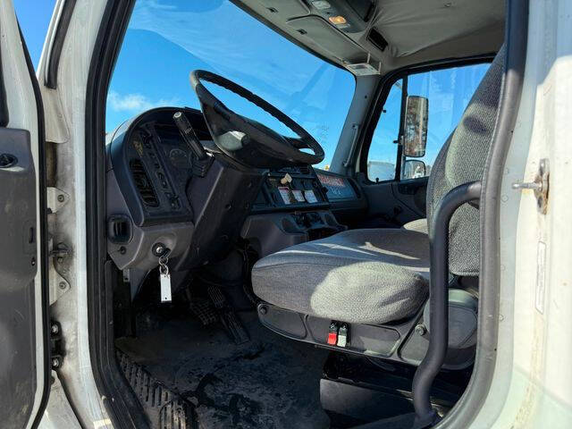 2010 Freightliner M2 106