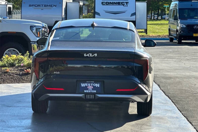 2025 Kia K4 EX