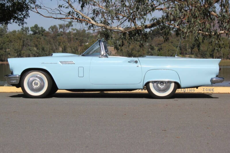 1957 Ford Thunderbird