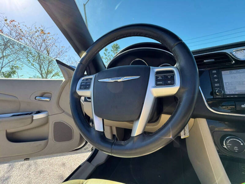 2011 Chrysler 200 Limited