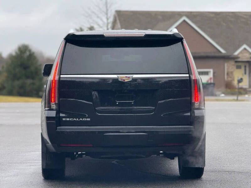 2017 Cadillac Escalade Platinum