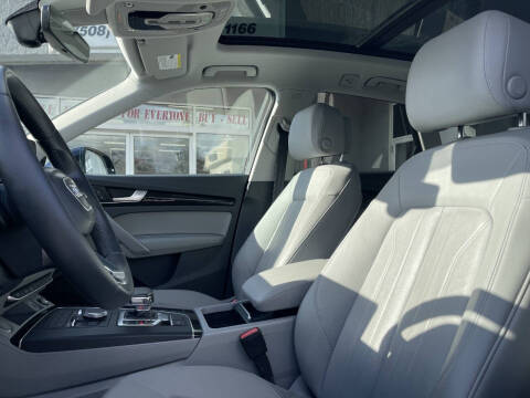 2019 Audi Q5 quattro Premium 45 TFSI