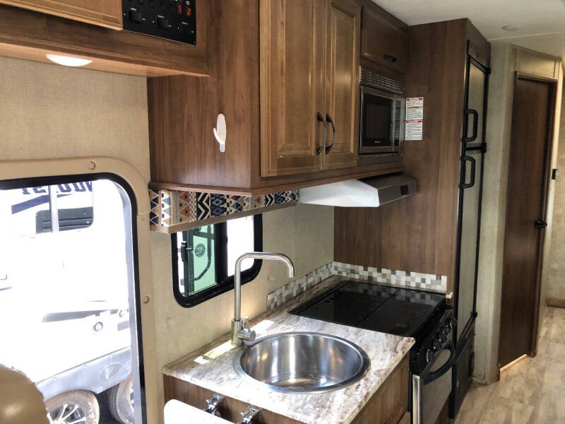 2019 Gulfstream Conquest 6220