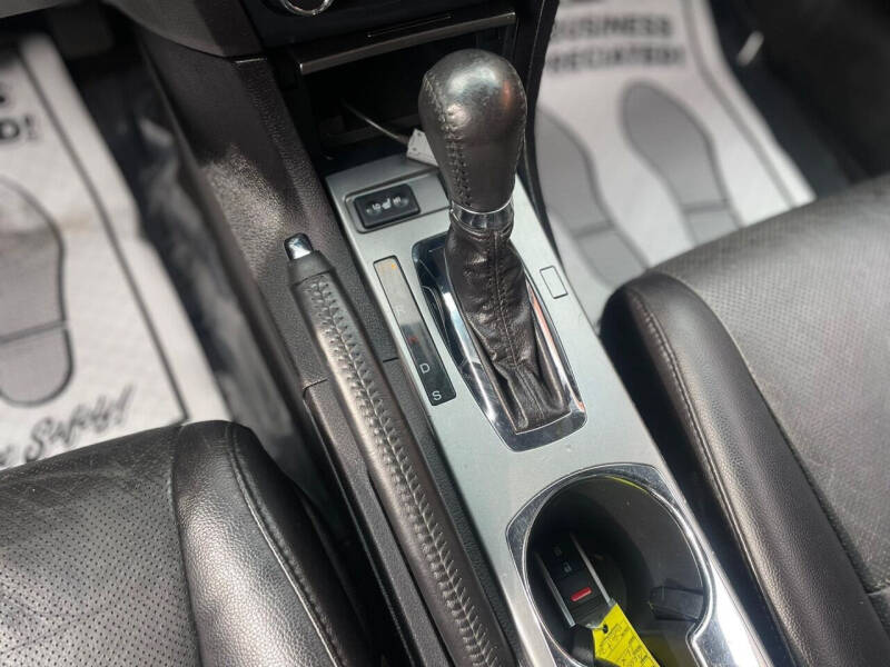 2015 Acura ILX 2.0L w/Tech