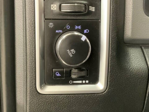 2017 RAM 1500 SLT