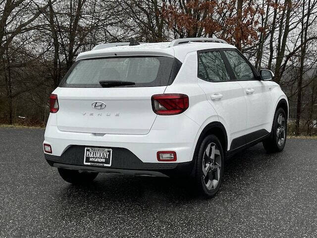 2022 Hyundai Venue SEL