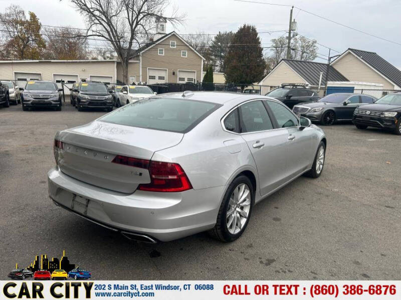 2017 Volvo S90 T6 Momentum