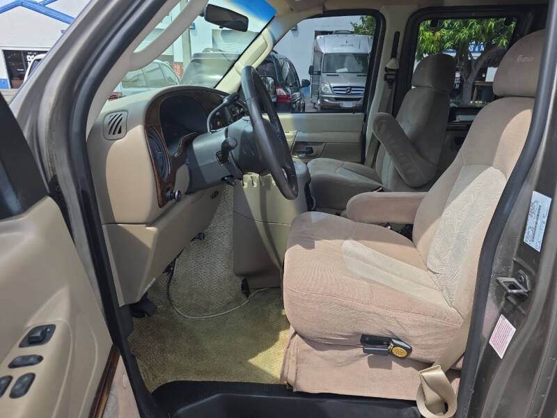 2003 Ford E-Series E-250 SD