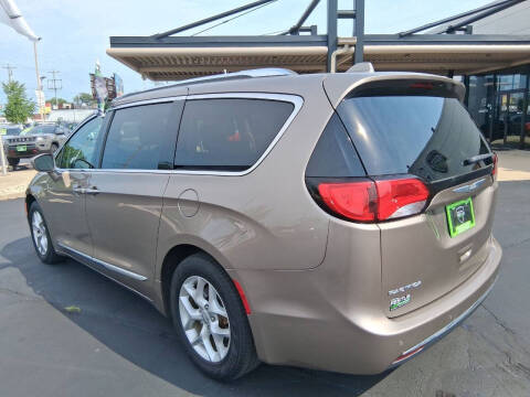 2018 Chrysler Pacifica Touring L Plus