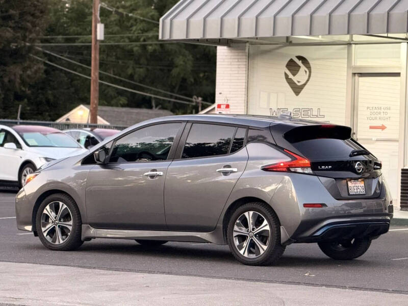 2021 Nissan LEAF SV