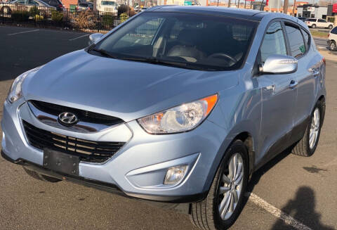 2013 Hyundai Tucson for sale at MAGIC AUTO SALES in Little Ferry NJ