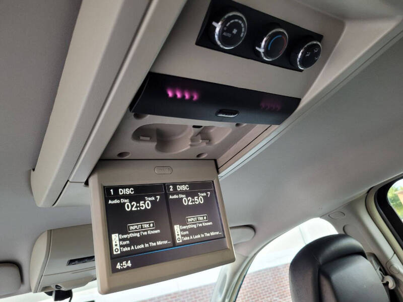 2014 Chrysler Town and Country Touring-L