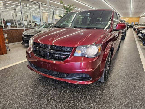 2017 Dodge Grand Caravan for sale at Dixie Imports in Fairfield OH