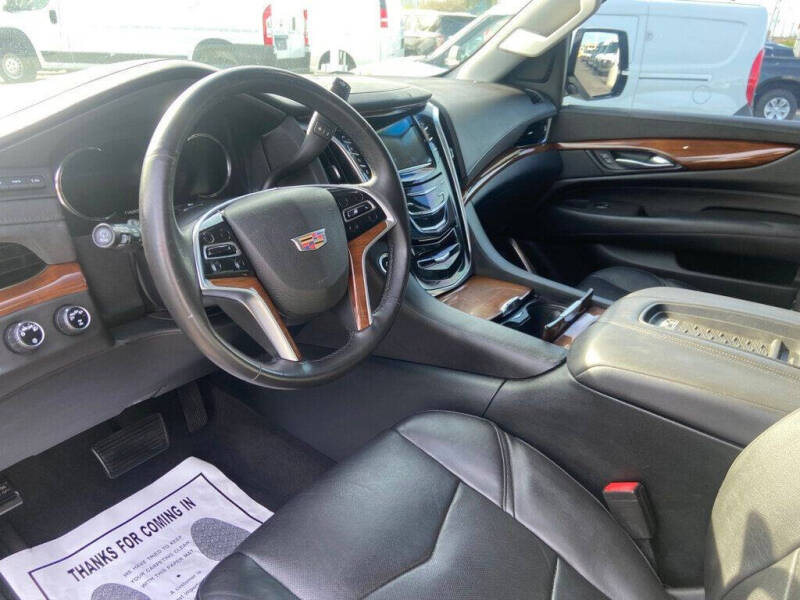 2017 Cadillac Escalade ESV Luxury