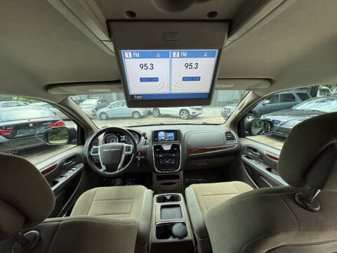 2012 Chrysler Town and Country Touring