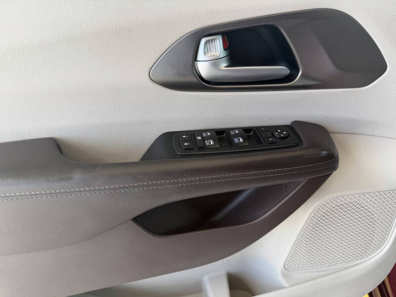 2017 Chrysler Pacifica Touring-L Plus
