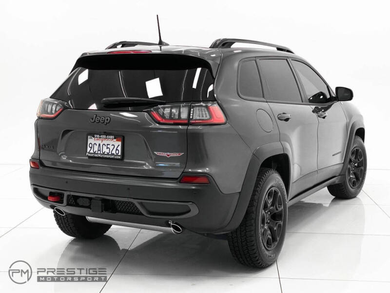 2022 Jeep Cherokee Trailhawk
