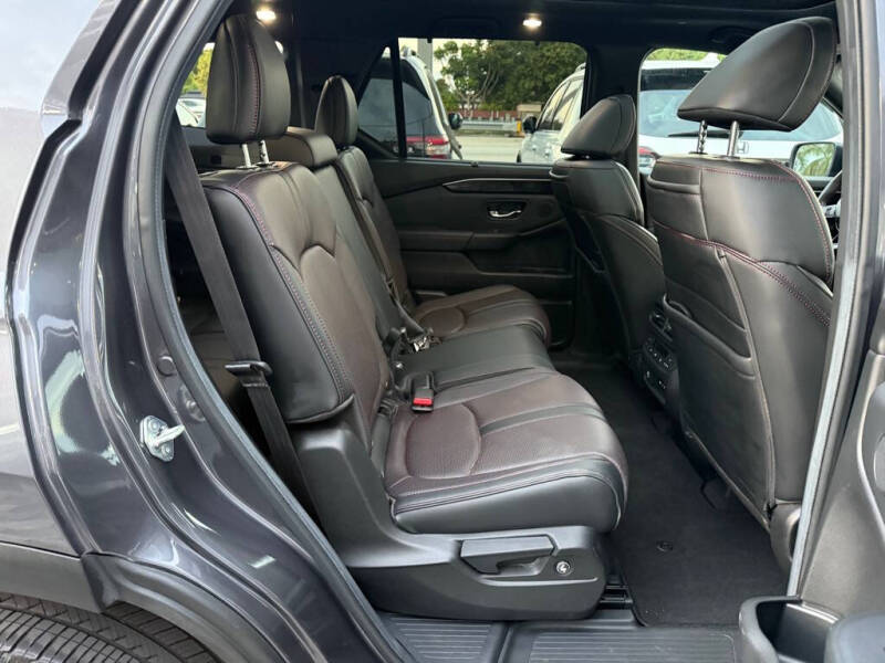 2025 Honda Pilot Black Edition