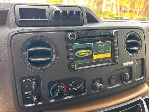 2010 Ford E-Series E-350 SD XLT
