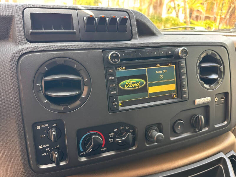 2010 Ford E-Series E-350 SD XLT