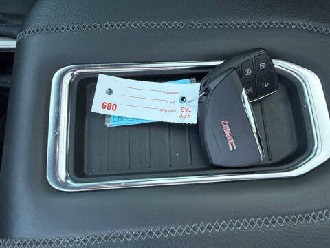 2023 GMC Yukon Denali