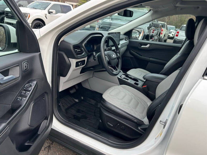 2023 Ford Escape Platinum