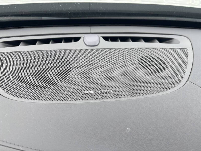 2024 Volvo XC90 Recharge T8 Ultimate Bright Theme 7P