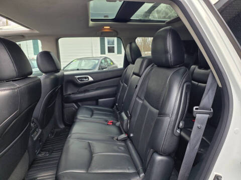 2017 Nissan Pathfinder Platinum