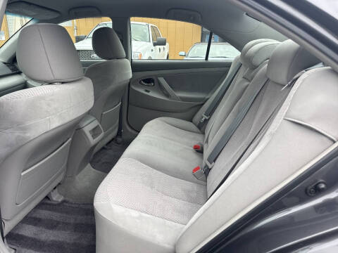 2011 Toyota Camry LE