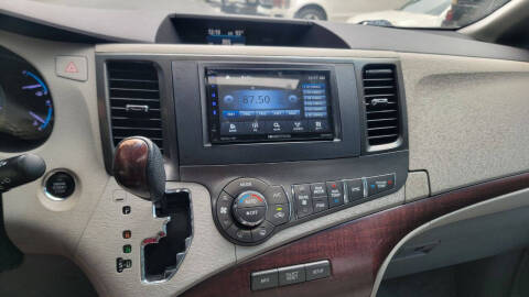 2011 Toyota Sienna XLE 8-Passenger