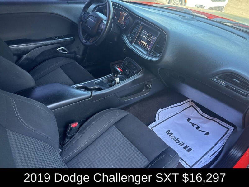 2019 Dodge Challenger SXT