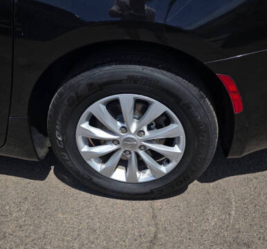 2017 Chrysler Pacifica Touring-L