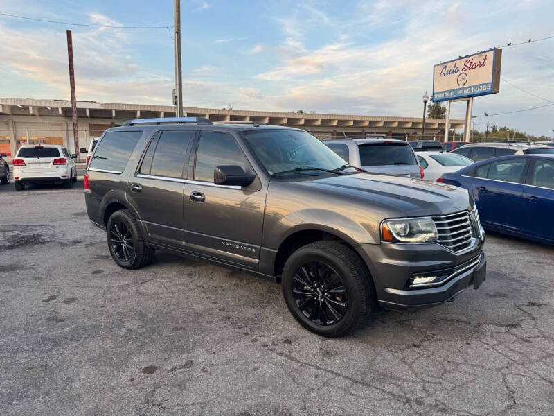 2015 Lincoln Navigator Base photo 3