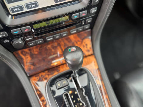 2004 Jaguar XJR