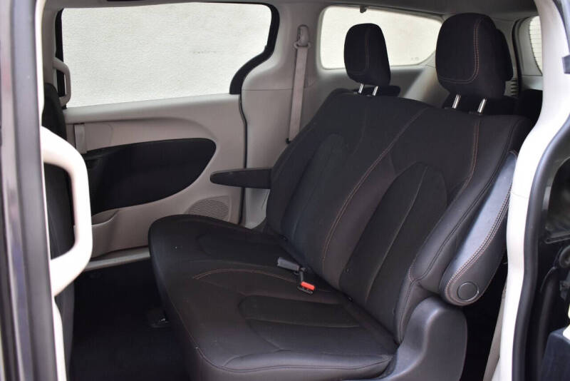 2019 Chrysler Pacifica L