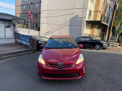 2012 Toyota Prius v Two