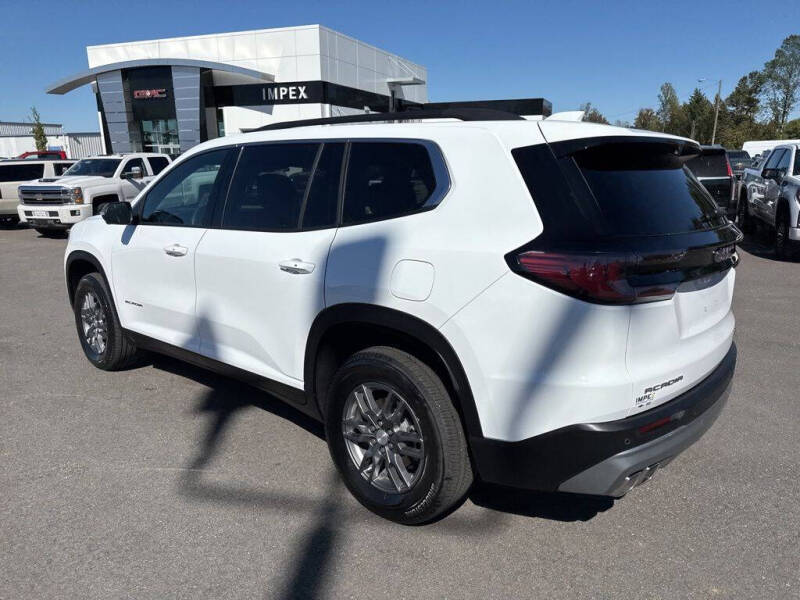 2025 GMC Acadia Elevation
